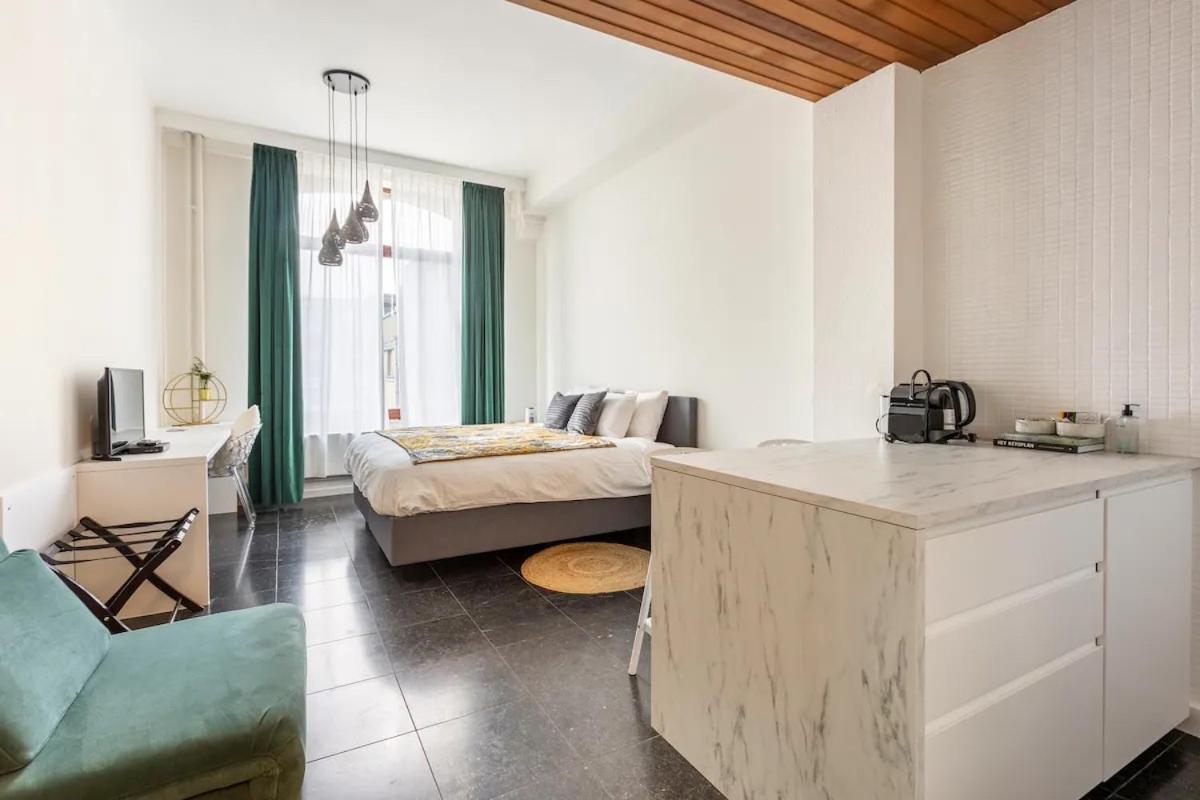 Riverview Studio In Historical Heart Of Антверпен Екстериор снимка