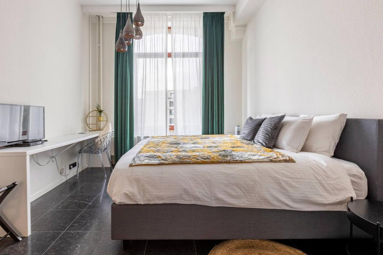 Riverview Studio In Historical Heart Of Антверпен Екстериор снимка